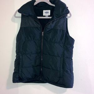 Medium dual material green puffer vest